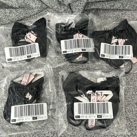 NWT Victoria’s Secret Crotchless Satin Bow V-String Panty - Picture 3 of 3